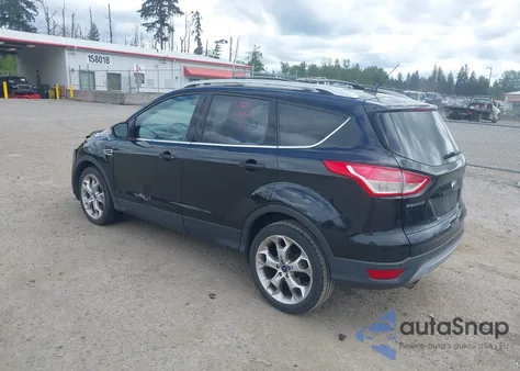 2013 Ford Escape Titanium z USA, uszkodzony, nr VIN 1FMCU0J93DUD70013